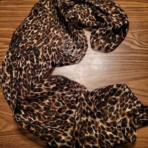 Elegant Leopard Print Scarf for Women